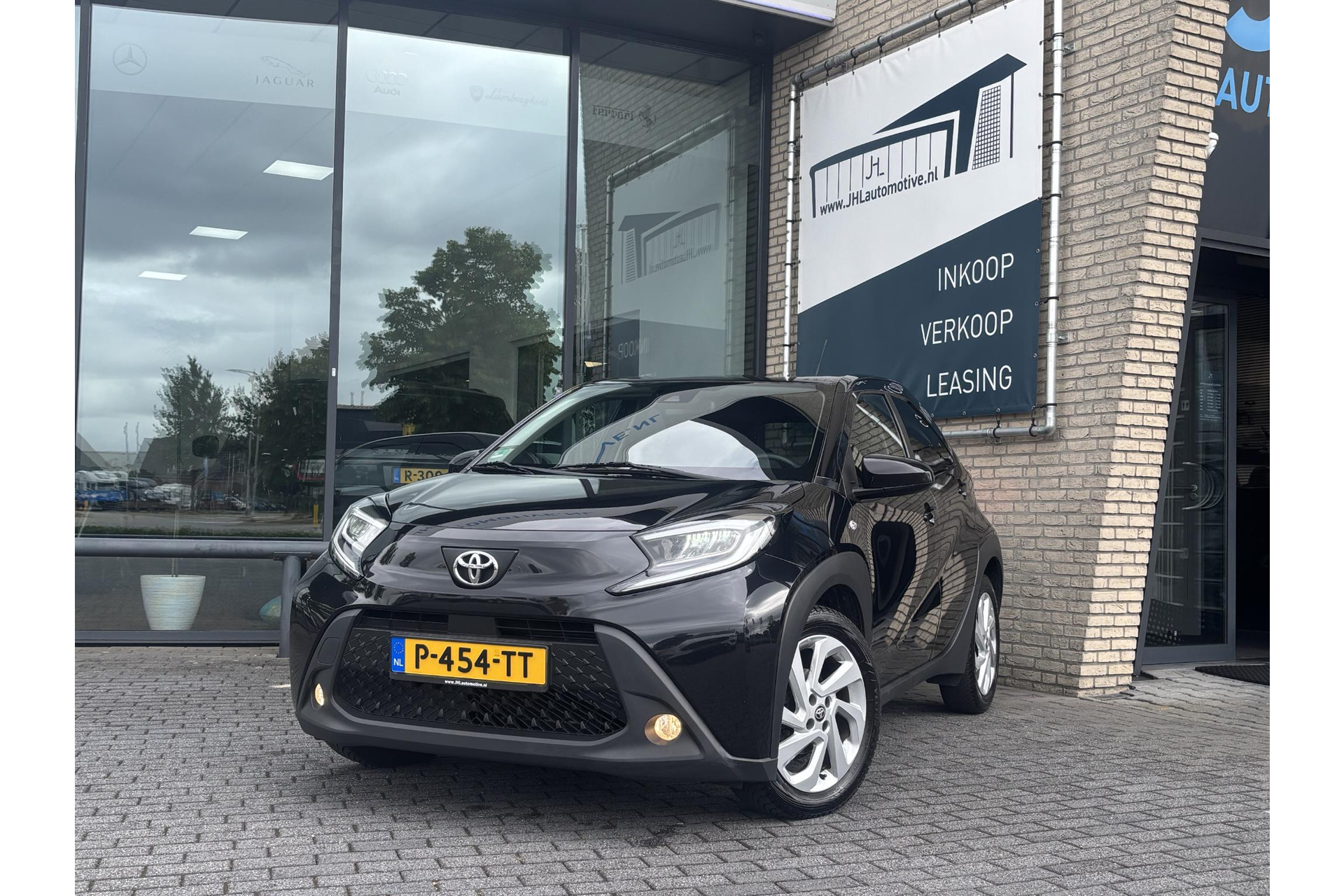 Toyota Aygo X FIRST*ACC*CAMERA*ECC*CARPLAY*5-DEURS*NAP*LM-VELGEN
